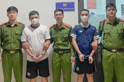 Bắt giam 2 thanh niên tổ chức 'bay lắc' trên taxi