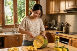 Mẹo bổ mít không dính nhựa vào dao
