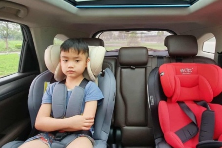 Cận 'giờ G' áp dụng ghế trẻ em trên ô tô: Lo lắng vì xe nhỏ, nhà đông con