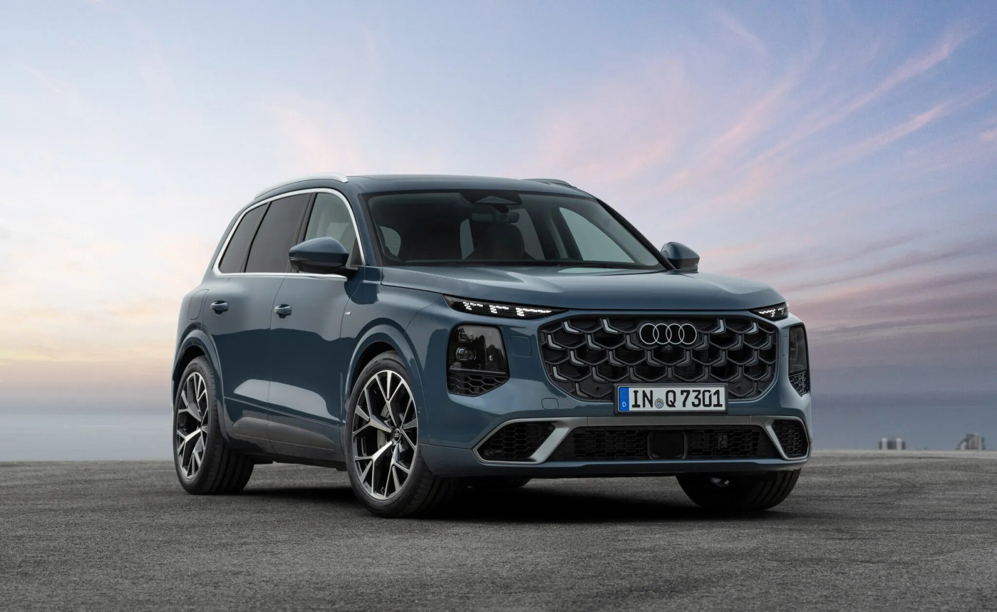 Sau hơn một thập kỷ duy trì thế hệ cũ, Audi đã vén màn Q7 thế hệ thứ ba.