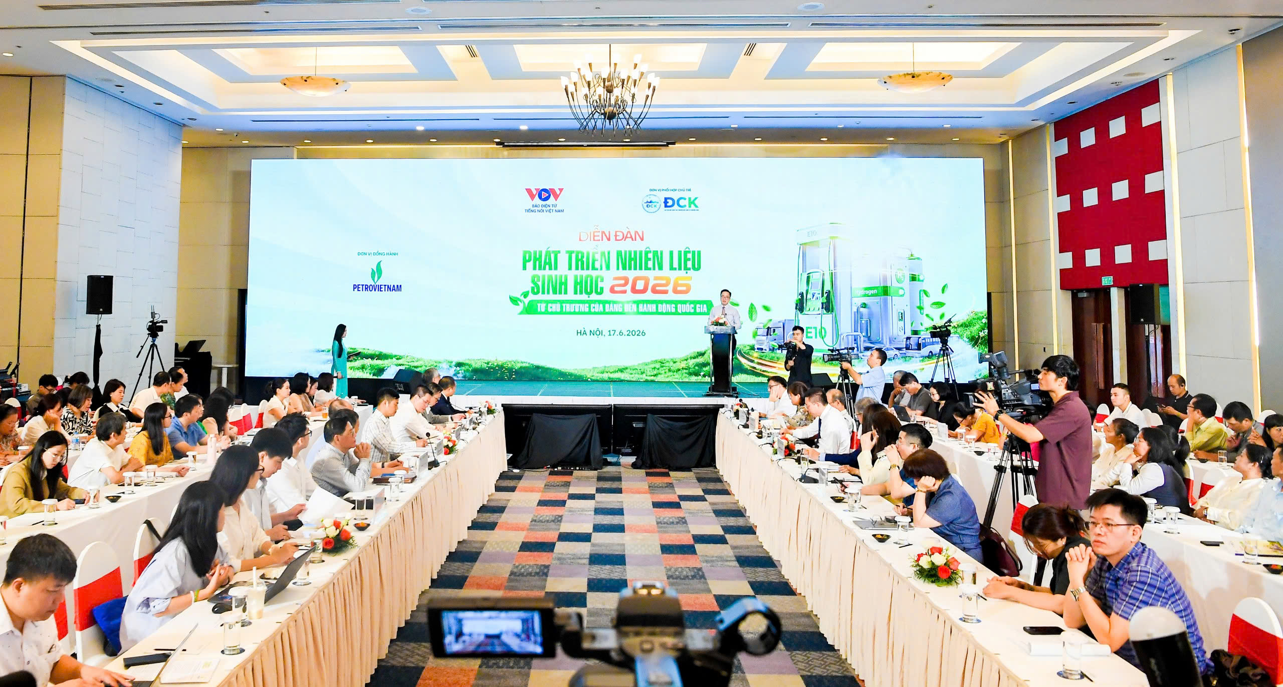 Hội trường tổ chức