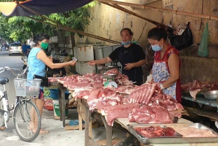 Lương sắp tăng, giá xăng dầu giảm, chi phí tiêu dùng ra sao?