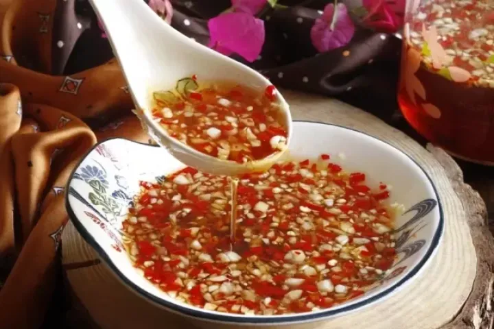 Nước mắm để qua đêm - 'ổ' vi khuẩn nguy cơ gây bệnh