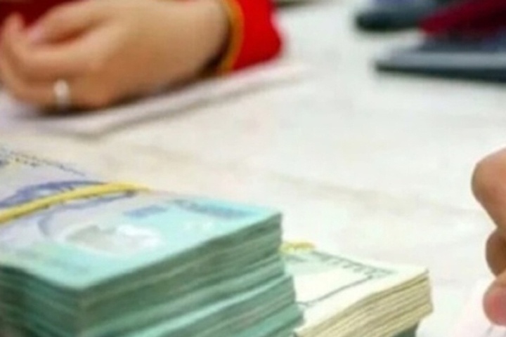 Lãi suất 12 tháng lên tới 7,4%: Gửi 500 triệu đồng về tay bao nhiêu tiền là nhiều nhất?