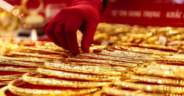 Giá vàng hôm nay 17-6: Tiếp tục đi lên