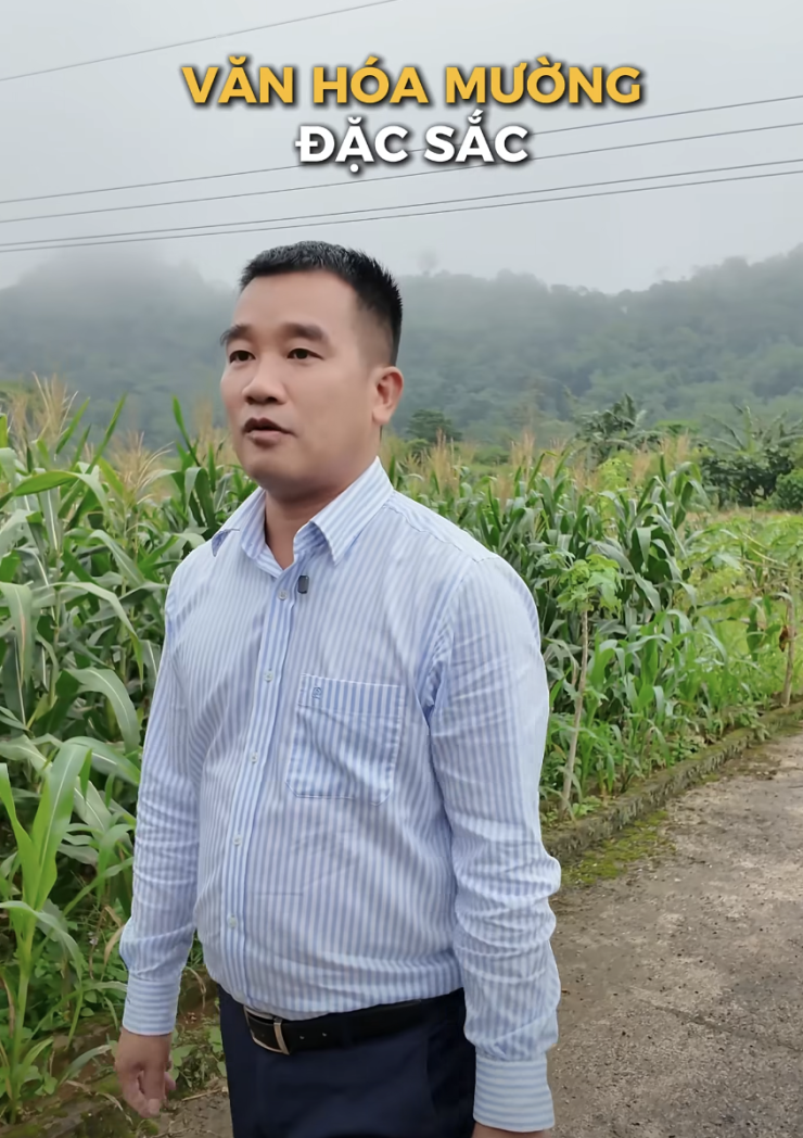 Bí thư xã Vân Sơn giới thiệu về bản sắc văn hóa Mường tại vùng đất Vân Sơn.