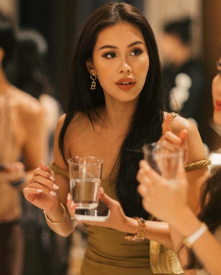 Tiên Nguyễn đeo trang sức hơn 7 tỷ đồng dự sự kiện ở Australia - 8