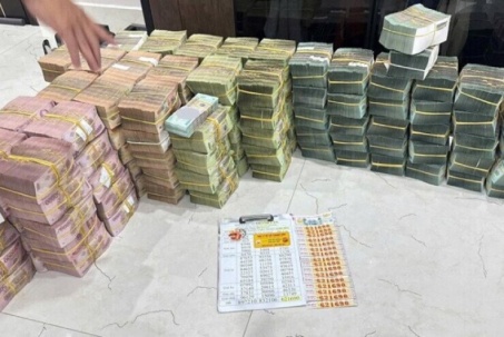 Người đàn ông ở Vĩnh Long trúng số 32 tỷ, nhận thưởng toàn bộ bằng tiền mặt