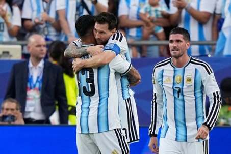 Mãn nhãn Messi lập hat-trick, vĩ đại nhất lịch sử World Cup