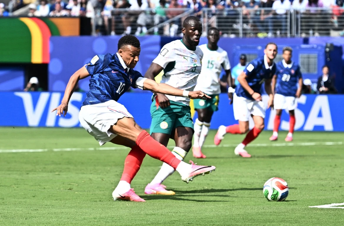 Mbappe tỏa sáng rực rỡ