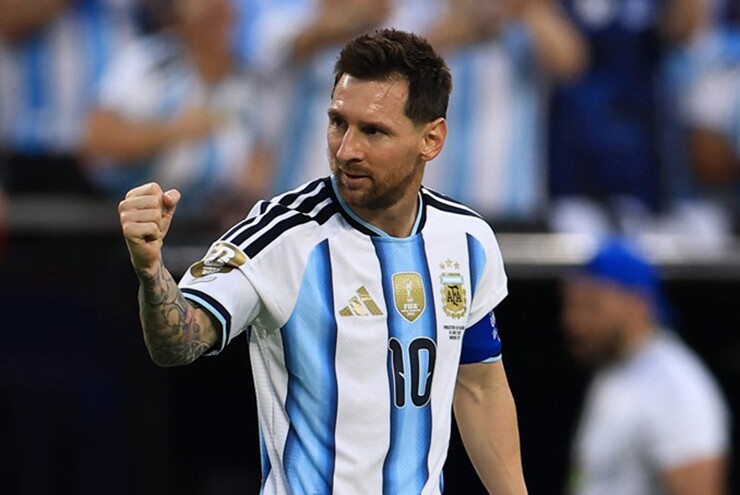 Messi lập hat-trick đầu tiên tại World Cup