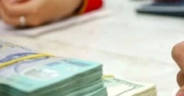 Lãi suất 12 tháng lên tới 7,4%: Gửi 500 triệu đồng về tay bao nhiêu tiền là nhiều nhất?