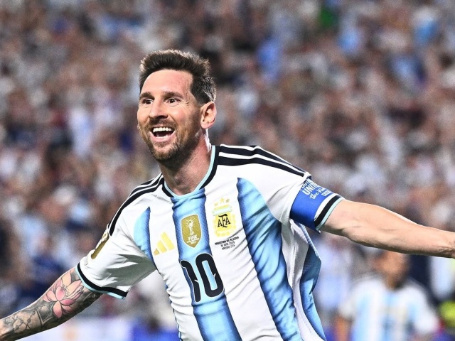 Từ Messi, World Cup đến tiếng “thở dài“ ở sân chơi quốc nội