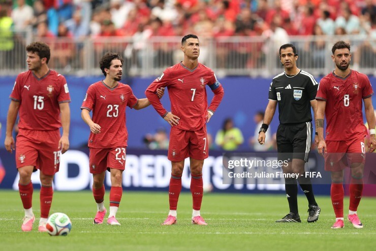 Ronaldo không "trả lời" Messi, báo động cho ứng viên vô địch Bồ Đào Nha