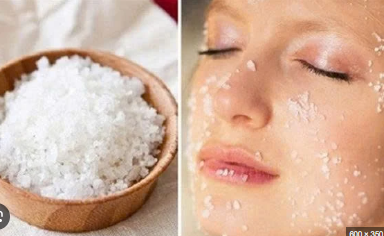 Chọn loại muối sạch, không bị mốc trắng, không lẫn tạp chất để an toàn cho da.