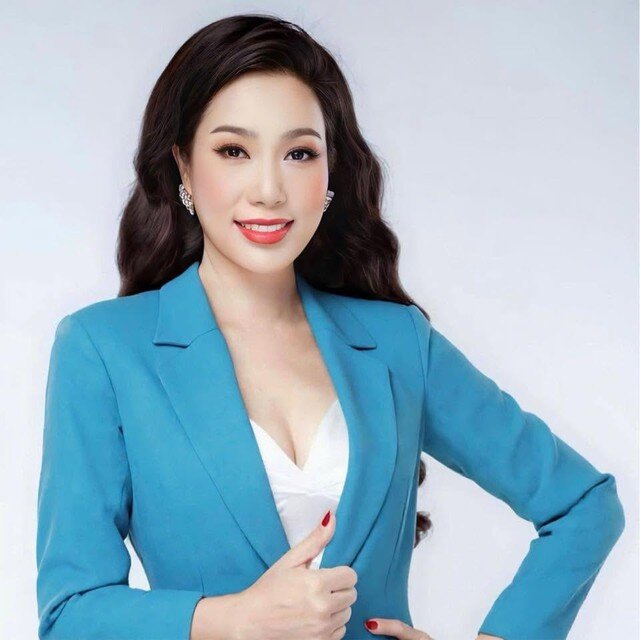 Chị duy trì lối sống lành mạnh, chú trọng chăm sóc sức khỏe, tập luyện thể thao và giữ tinh thần lạc quan. Chính nguồn năng lượng tích cực ấy giúp nữ nghệ sĩ luôn xuất hiện với diện mạo tươi tắn, đầy sức sống.