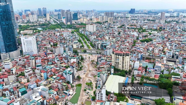 Nhà mặt phố Hà Nội từ lâu được xem là “tài sản vàng” nhờ lợi thế vị trí, khả năng kinh doanh và tạo dòng tiền ổn định. Ảnh: Ngọc Hải