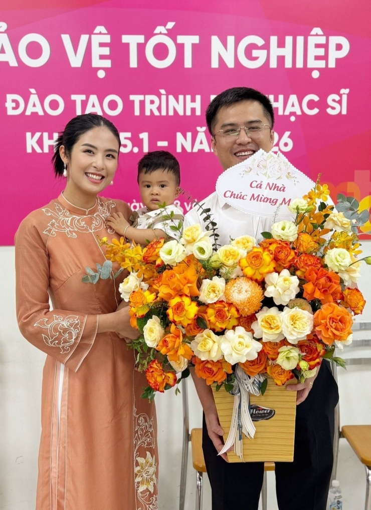 Gia đình nhỏ của Ngọc Hân trong ngày vui.