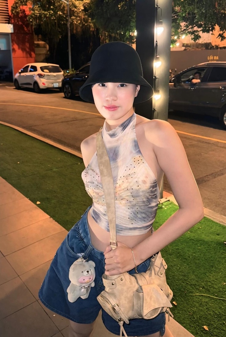 Trang phục tôn eo thon của Pháo - 3