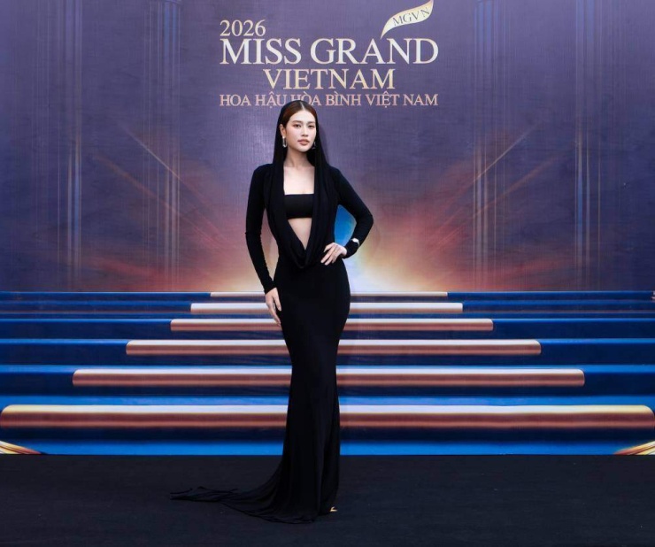 Ý Nhi khoe vòng một trên thảm đỏ Miss Grand Vietnam - 3