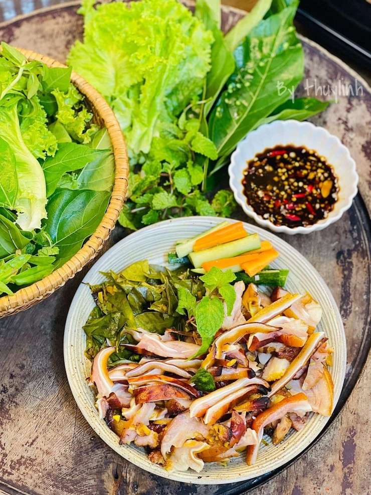 Tai heo là bộ phận này là nguồn cung cấp protein, collagen, kẽm và một số vitamin nhóm B