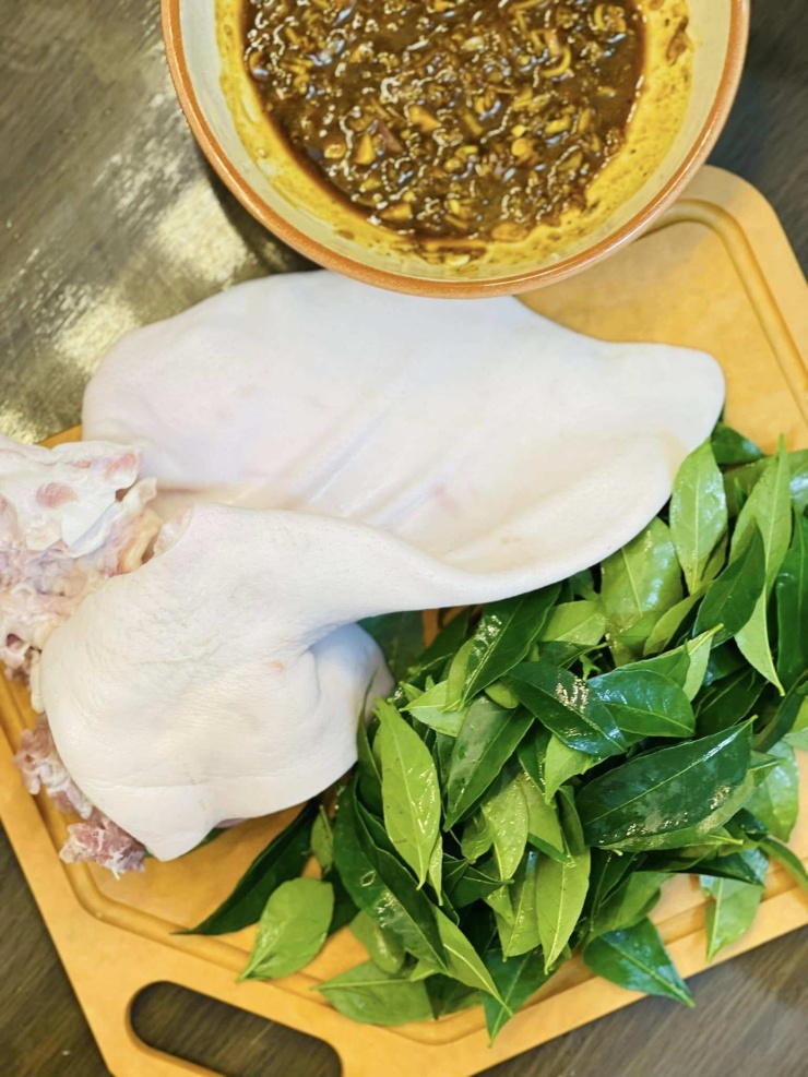 Tai heo bóp rửa sạch trắng nõn