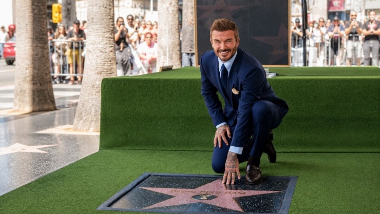 Khoảnh khắc David Beckham nhận ngôi sao trên Đại lộ Danh vọng Hollywood.