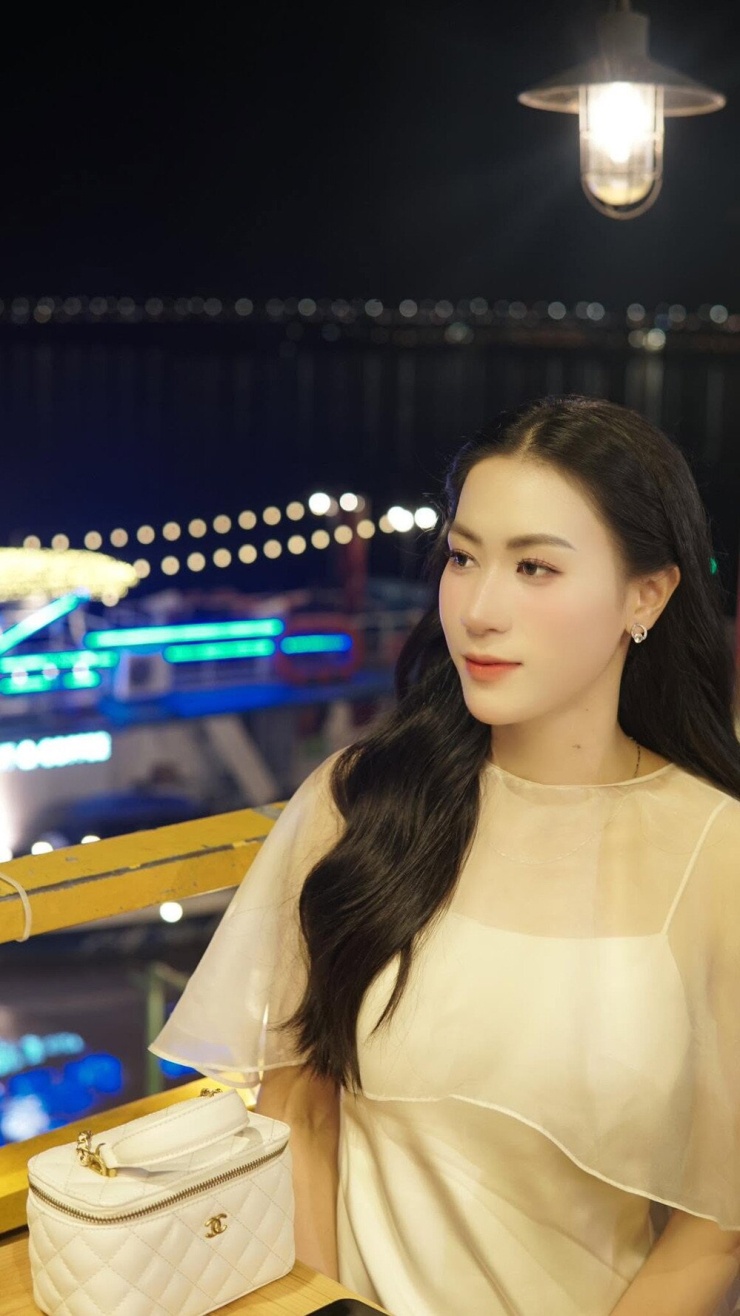 Hoa khôi bóng chuyền Kiều Trinh hạnh phúc bên bạn trai cao 1m92 - 4