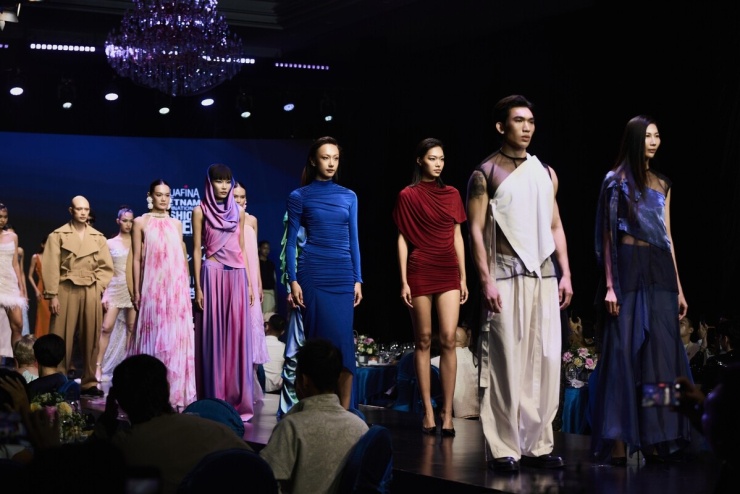 Bộ tứ Vietnam's Next Top Model khoe sắc ở sự kiện - 11