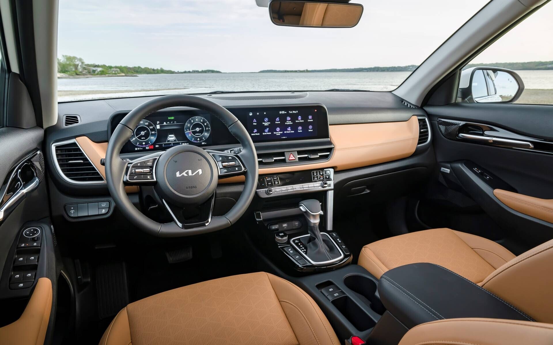 Hai mẫu SUV Kia tầm giá 1 tỷ nổi bật với loạt công nghệ an toàn hiện đại - 4