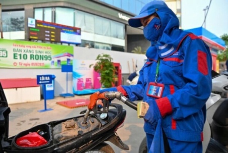 Giá xăng dầu hôm nay 18/6: Giá dầu giảm khi Mỹ và Iran ký thỏa thuận hòa bình