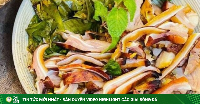 Bộ phận giàu collagen bậc nhất của con heo, đem nướng với lá mắc mật giòn sần sật, thơm nức mũi, ăn là nghiền