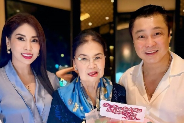 Lý Hùng, Lý Hương mừng sinh nhật mẹ