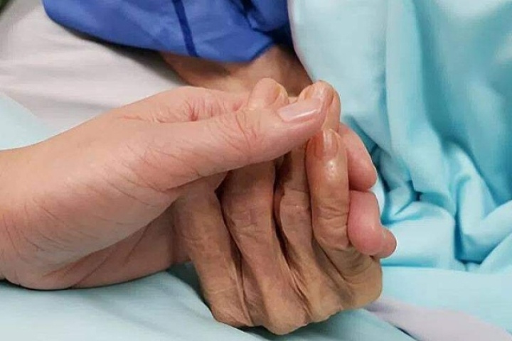 Y tá tiết lộ biểu hiện bất ngờ của bệnh nhân sắp qua đời