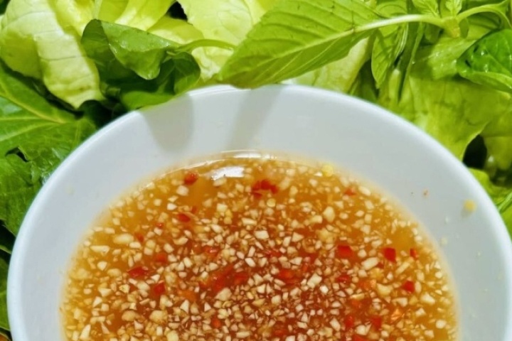 Ăn tiếp nước mắm thừa, thói quen ‘bào mòn’ gan thận