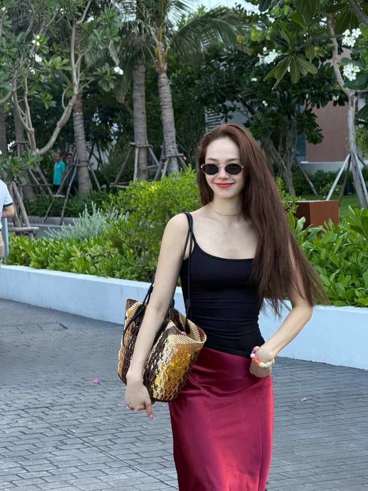 Ảnh sao 19/6: Ý Nhi đón sinh nhật bên bạn trai - 2