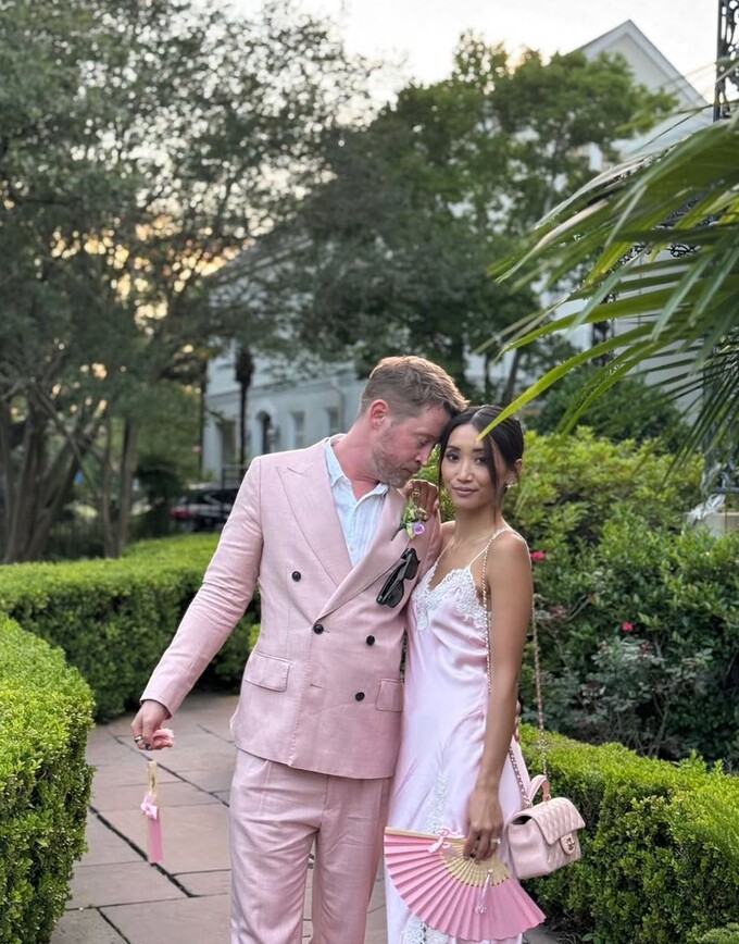 Macaulay Culkin và vị hôn thê Brenda Song. Ảnh: Instagram