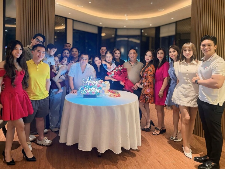 Lý Hùng, Lý Hương mừng sinh nhật mẹ - 5