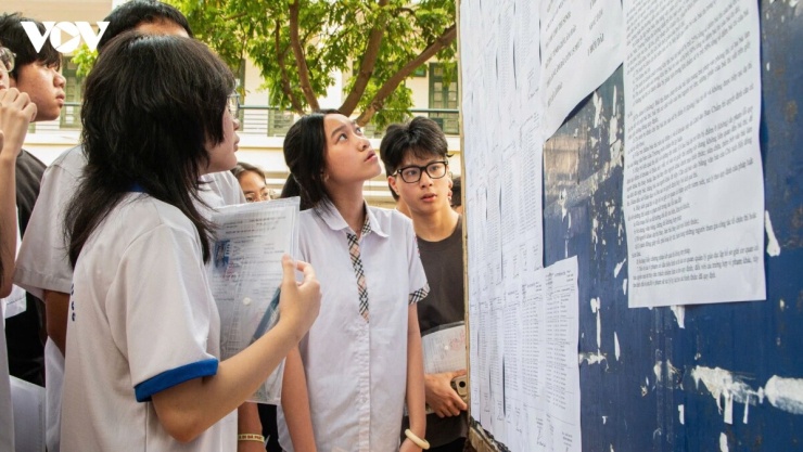 Các em sợ kết quả không như mong đợi, sợ phải đối diện với ánh mắt thất vọng của cha mẹ, thầy cô và cả chính bản thân mình