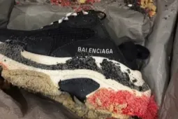 Vụ đôi giày nghìn đô của Balenciaga vụn nát: Không phải cứ hàng hiệu là bền mãi