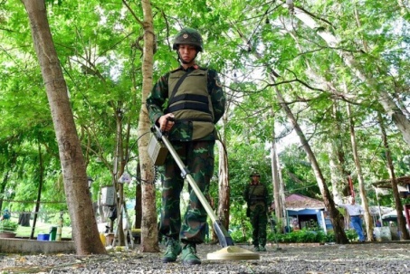 Phát hiện dị thường nghi liên quan mộ liệt sĩ ở công viên Lê Thị Riêng
