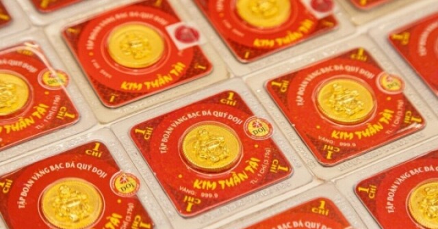 Giá vàng hôm nay 19/6: Tiếp tục lao dốc không p...