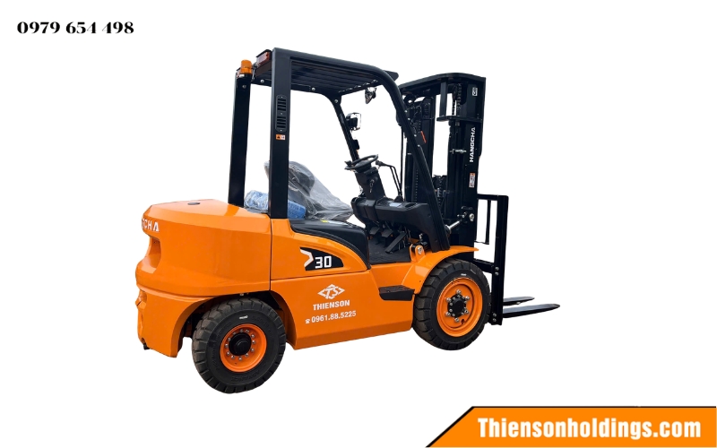 Xe nâng 3 tấn do Thiên Sơn Holdings phân phối