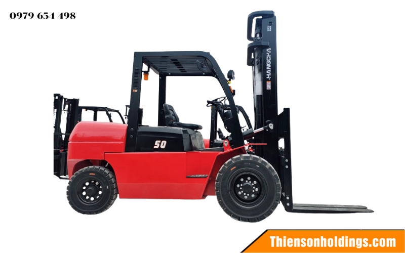Xe nâng 5 tấn tại Thiên Sơn Holdings với công suất động cơ vượt trội