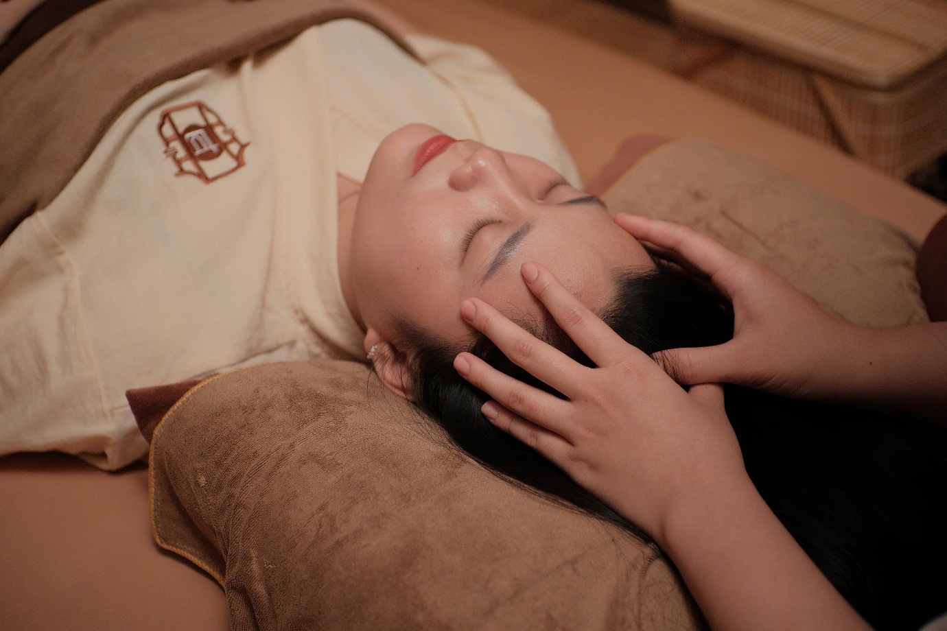 Khách hàng được thư giãn hoàn toàn khi trải nghiệm dịch vụ tại Tĩnh Viên Massage.