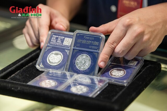 Giá bạc hôm nay ngày 20/6, bạc Phú Quý, Doji, Ancarat, Sacombank-SBJ hiện đang đi ngang sau đà giảm ngày hôm qua, giá bán quanh vùng 67 triệu đồng/kg.
