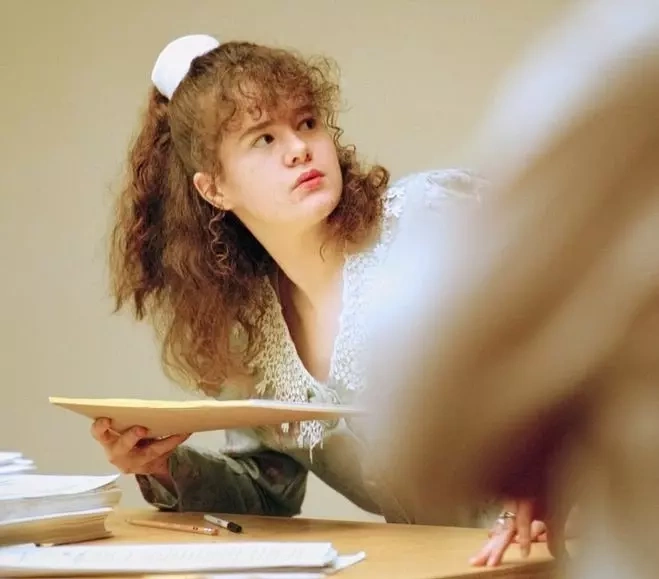 Christa Pike trên phiên tòa xét xử tội giết Colleen Slemmer, ngày 18/3/1996. Ảnh:Knoxville News Sentinel