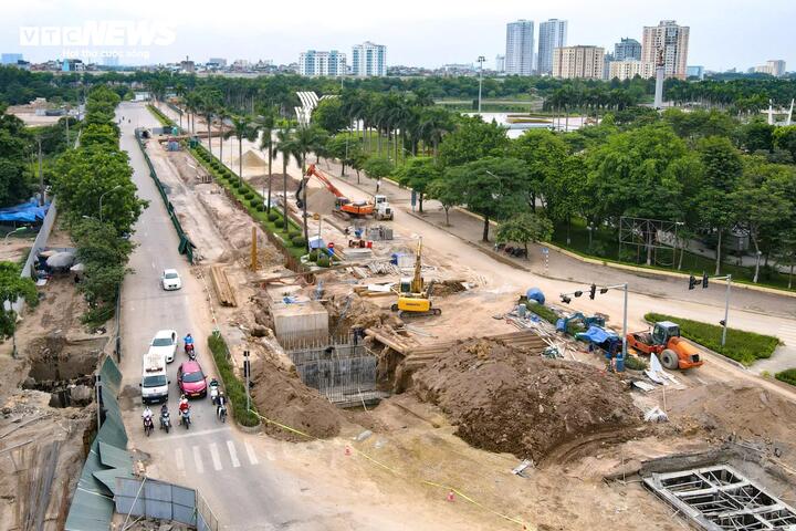 Theo thiết kế, tuyến công trình dài khoảng 7,6km, gồm đoạn kênh hở nối từ trạm bơm Thụy Phương đến đường Phạm Văn Đồng và hệ thống cống ngầm chạy dọc các tuyến Hoàng Minh Thảo, Võ Chí Công. Nếu thuận lợi, dự án sẽ hoàn thành vào cuối tháng 6.