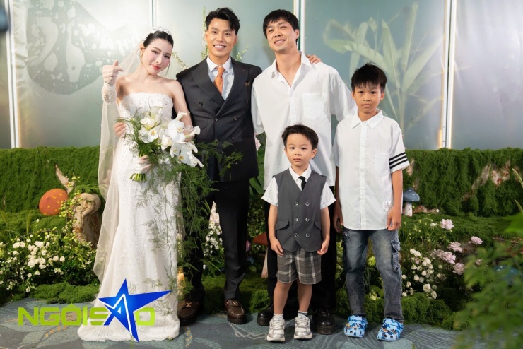 Hòa Minzy, Công Phượng và dàn sao dự cưới cầu thủ Văn Thanh - 3
