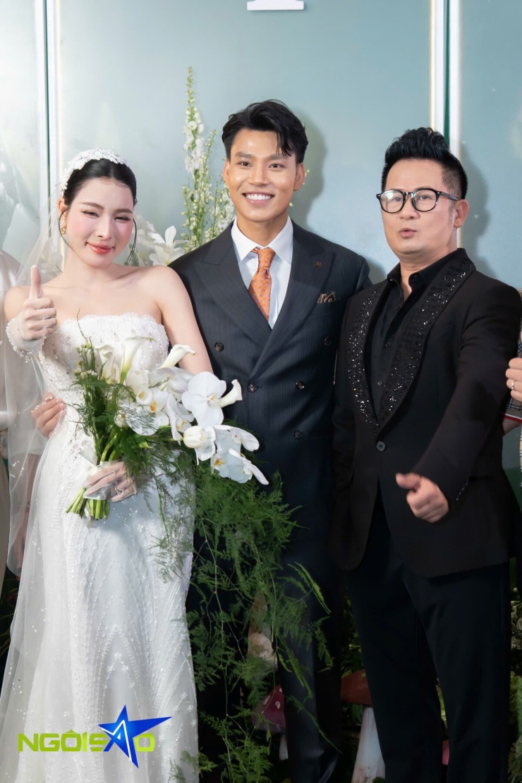 Hòa Minzy, Công Phượng và dàn sao dự cưới cầu thủ Văn Thanh - 8